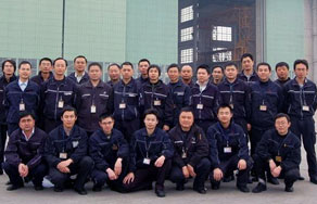 15名專(zhuān)業(yè)研發(fā)設(shè)計(jì)團(tuán)隊(duì)